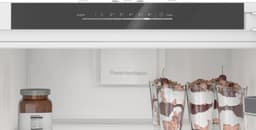 Bosch KIR81VFE0 - Serie 4 - Inbouwkoelkast - Vlakscharnier - 177.2 x 54.1 cm - Zeer stil - Deur op deur - led verlichting - Extra ruime lade voor groente en fruit - — thumbnail 5
