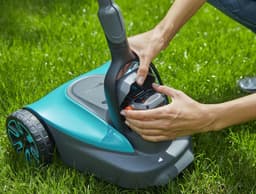 GARDENA Grasmaaier HandyMower Li-18/22 Grasmaaier (gemotoriseerd) - Maaibreedte 32 cm - Gazons tot 50 m² - Incl. accu — thumbnail 3