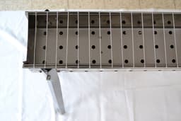 BBQ voor Arrosticini - 82 cm met grill - met houtskool - plaats voor 40 stokjes — thumbnail 2