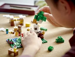 LEGO Minecraft Het Bijenhuisje, Boerderij Speelgoed voor Kinderen 21241 — thumbnail 3