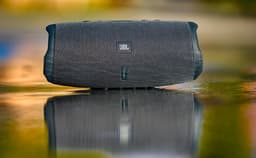 JBL Charge Essential 3 - Draagbare Bluetooth Speaker - Waterdicht & Stofdicht (IP67) - 20 uur batterij - Powerbank - JBL Original Pro Sound - Outdoor Speaker - Zwart — thumbnail 5