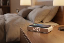 Mesa Musthaves Digitale Wekker met 15W Draadloze Oplader – LED Display – Temperatuurweergave – Wit — thumbnail 2