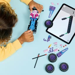 LEGO Technic - Monster Jam Sparkle Smash pull-back Constructiespeelgoed — thumbnail 3