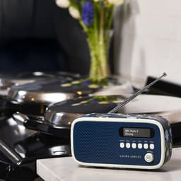 VQ Dexter DAB+/FM Draagbare Radio – Bluetooth – 60 Voorkeuzezenders – LCD Display – Werkt op AA Batterijen – Blauw — thumbnail 3