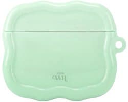 xoxo Wildhearts hoesje geschikt voor AirPods 4 - Sage Sorbet - Ook als telefoonhoesje verkrijgbaar - Schokbestendige wavy case - Koptelefoonhoesje - Beschermhoes met golvend design - Groen