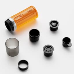 Cerapresso draagbare espressomachine - 3e gen 13500 mAh batterij - tot 8 kopjes zonder opladen - 150s tot 96°C - cups en gemalen koffie - dubbele espresso - draagbare koffiemachine - koffiemaker - reis & camping koffiezetapparaat 12 volt - CERA+ — thumbnail 3