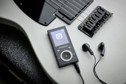 (Intenso) Video Scooter BT MP3 Speler - 16GB - bluetooth - zwart (3717470) — thumbnail 3