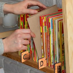 Vinyl Platen Houder en Display Stand - Opbergrek voor LP's en Brochures — thumbnail 2