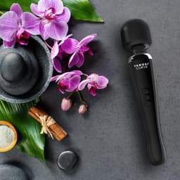 MELVRA Massagestaaf - Gebogen Therapeutisch Apparaat - Draadloos - 8 Snelheden - 20 Patronen - Oplaadbaar - Spierpijn & Sportherstel - Reisvriendelijk - Zwart — thumbnail 4