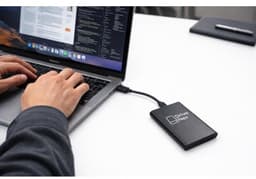 Externe harde schijf - Draagbare SSD - Gegevens opslaan - Plug & Play - 2 Terabyte - Zilver — thumbnail 3