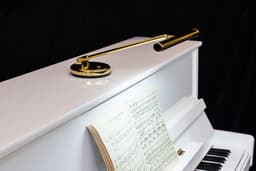 Feurich LED pianolamp Messing (ook snoerloos) — thumbnail 2