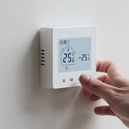 Intelligente Thermostaat - Programmeerbare Regelaar - Verwarming Instellen - Draadloos Bedienbaar - 411 Grams - Wit — thumbnail 3