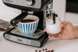 Teesa TSA4009 - Espressomachine AROMA 400, melkopschuimer, 850 Watt — thumbnail 4