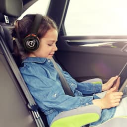 PowerLocus Buddy Draadloze On-Ear Koptelefoon voor Kinderen, LED lampjes, 85db Limiet, met Microfoon, Micro SD poort - Upgrade Zwart/Oranje — thumbnail 3