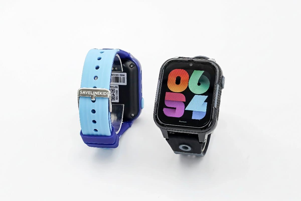 SavelineKids GPS Horloge Met gratis Simkaart en gratis mini tracker - SOS Knop - NL TALIGE EIGEN APP - Afluisteren - Elke polsmaat - HD Camera - Whatsapp en SMS - Videobellen - Smartwatch Kind - GPS Tracker Kind - Smartwatch Kinderen - Saveline kids — afbeelding 1