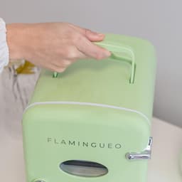 Mini Koelkast 4L (Groen) – Skincare & Cosmetische Koelkast – Warm & Koud – 12V/220V – Compacte Minikoelkast voor Slaapkamer, Auto & Bureau — thumbnail 5