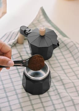 CREATE - Italiaanse koffiezetter - Zwart - Zonder inductieadapter - 6 kopjes / 350ml - THERA MOKA RETRO — thumbnail 2