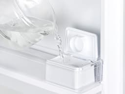 NUNKI LARGEH2O-AMIL / Combi Bottom Koelkast, E klasse, 268l, Waterdispenser, Military Green, Matte (ALL sides) — thumbnail 4