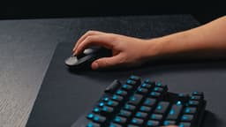 Logitech G PRO X Superlight 2 Lightspeed Draadloze Gaming Muis Magenta — thumbnail 5