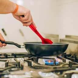 Hamburgerhakselaar - Keukengerei - Maaltijden Bereiden - Ergonomische Handgreep - 25 cm - Rood — thumbnail 4