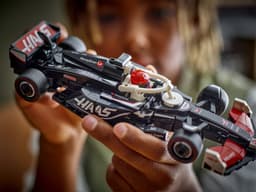 LEGO Speed Champions - MoneyGram Haas F1 Team VF-24 racewagen Constructiespeelgoed — thumbnail 2
