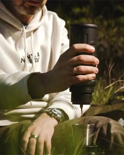 Cerapresso Travel Kit draagbare espressomachine - Bluetooth-app, temperatuurkeuze tot 96°C, pre-infusie en instelbare starttijd - dubbele espresso - capsules en gemalen koffie - 13.500 mAh accu, tot 8 espresso’s per lading - reiskoffer - Cera+ — thumbnail 5