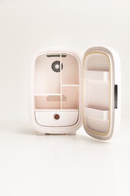 Knikker Skincare Fridge 12 Liter - Mini Beauty Koelkast voor Make-up & Cosmetica - Condensvrij & Met Maskerwarmer - Incl. Ice Globe — thumbnail 4