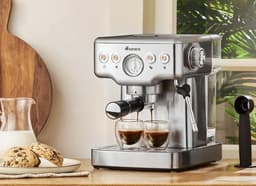 Karaca Coffee Art 1353 Espressomachine – 20 Bar – 1350W – 1,8L Watertank – Melkopschuimer – Manometer – Zwart — thumbnail 2