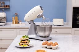 SMEG SMF04CREU Crème — thumbnail 3