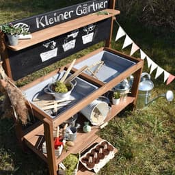 Modderkeuken voor kleine tuinders - Houten buitenkeuken met krijtbord en uitneembare speelbakken — thumbnail 2