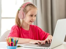 PowerLocus P1 Kids Kinder Koptelefoon Draadloos - Koptelefoon voor kinderen - Veilig volume van 85 dB - Bluetooth Hoofdtelefoon - Met microfoon - incl. Premium Case - Roze — thumbnail 4