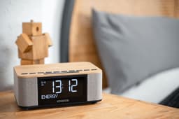 Kenwood CR-ST55DAB – Compacte DAB+ wekkerradio met Bluetooth, USB en verrassend krachtig stereogeluid - Houtkleur — thumbnail 4