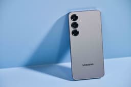 Samsung Galaxy S25 Plus 5G - 512GB - Silver Shadow — thumbnail 3
