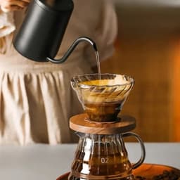 WiseGoods Slow Coffee Set 9-Delig - 0.5L - Filter Koffie Met Koffiemolen & Weegschaal - Coffeemaker - Gooseneck Ketel - Cafetière — thumbnail 4