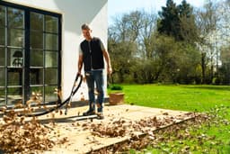 Nilfisk Multi I 12 T Nat- & Droogzuiger 1100W 12L met Stopcontact voor Elektrisch Gereedschap, Blaasfunctie & Power Tool Adapter — thumbnail 3