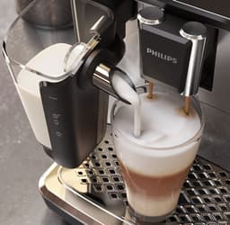 Philips - Volautomatische Espressomachine - 5 Koffiespecialiteiten - LatteGo Melkoplossing - Zwart/Zilver — thumbnail 3