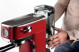 Espresso Machine - Koffiezetapparaat - Thuis Koffie Maken - Maxi-Cappuccino Functie - 11 Liter Tank - Rood — thumbnail 2