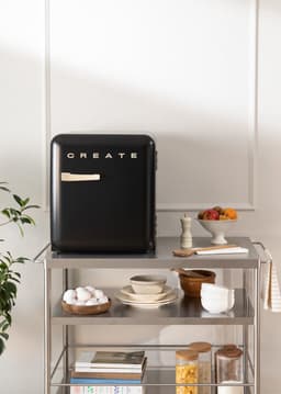 CREATE - Koelkast in retrostijl - Zwart - Handvat Zand - FRIDGE RETRO 48L — thumbnail 4