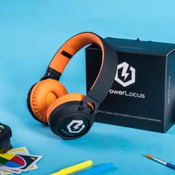 PowerLocus Buddy Draadloze On-Ear Koptelefoon voor Kinderen, LED lampjes, 85db Limiet, met Microfoon, Micro SD poort - Upgrade Zwart/Oranje — thumbnail 4
