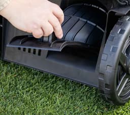 Scheppach Accu Grasmaaier BC-MP430-X - Mulchfunctie - 43cm maaibreedte - 6 instelbare maaihoogtes: 27-75mm - 700m² - Met 2x 20V 4,0Ah accu's & duolader — thumbnail 2