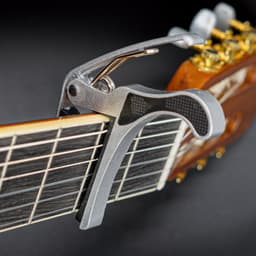 Universele Capo - Zilver - Capo Akoestische / Klassieke / Elektrische gitaar - Capo Gitaar klem — thumbnail 1