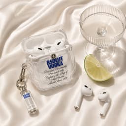 Transparante AirPods Case met Vodka Fles Design - Grappig Doorzichtig Hoesje voor AirPods 4 - Inclusief Sleutelhanger Charm - Novelty Cadeau voor Mannen en Vrouwen Festival — thumbnail 3