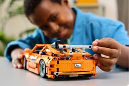 Lego Technic 42204 Fast And Furious Toyota Supra Mk4 Bouwstenen — thumbnail 4