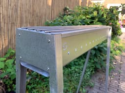 Spiedini Saté-bbq Bali 80 - Smalle houtskoolbarbecue met horizontaal rooster voor sate of andere spiesjes - 80 cm lang (let op: 11 cm smal) - Materiaal: gealuminiseerd ijzer — thumbnail 2