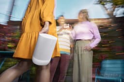 Sonos Move 2 wit draadloze luidspreker voor binnen- en buitenshuis gebruik — thumbnail 5