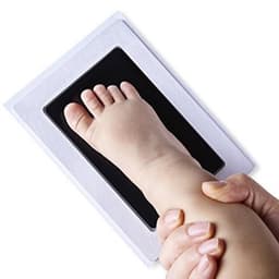 Baby handafdruk en voetafdruk fotokaartje - Baby cadeau - Gipsafdruk alternatief! - Eenvoudig schoonmaken - Rode inkt — thumbnail 3