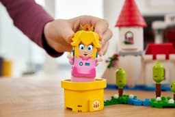 LEGO Super Mario - Uitbreidingsset: Peach' kasteel Constructiespeelgoed — thumbnail 4
