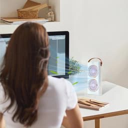 Deze universele bureauventilator heeft drie windsnelheden, meerdere ventilatorkoppen en een ingebouwde oplaadbare batterij van 1200 mAh. Geschikt voor warme weersomstandigheden zoals studentenkamers, scholen, campings, stranden en picknicks. — thumbnail 2