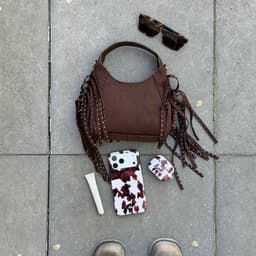 xoxo Wildhearts hoesje geschikt voor AirPods Pro 3 - Midnight Rodeo - Ook als telefoonhoesje verkrijgbaar - schokbestendige case - koptelefoonhoes - Hoesje met dierenprint - Stier - Bruin / Beige — thumbnail 3