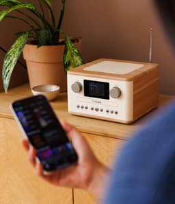 Pure Classic C-D4 - De leuke compacte digitale radio met cd-speler, Katoenwit/Eiken — thumbnail 4